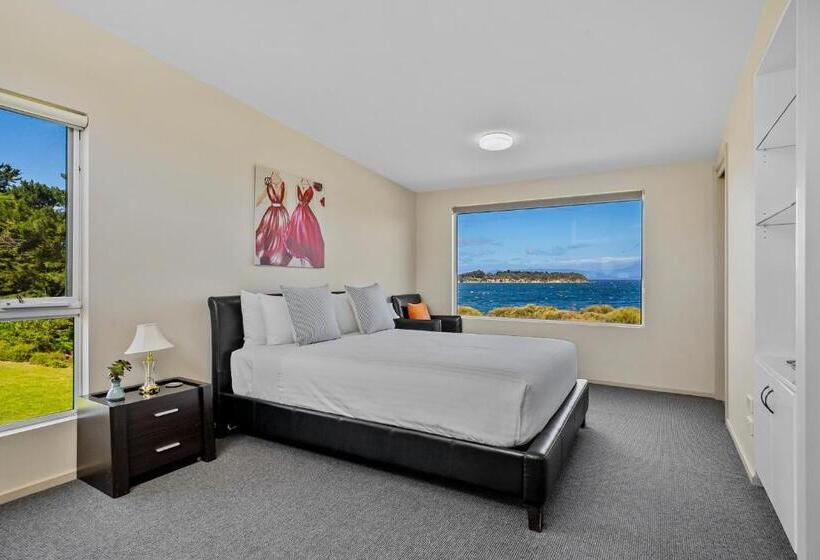 Manfield Seaside Bruny Island