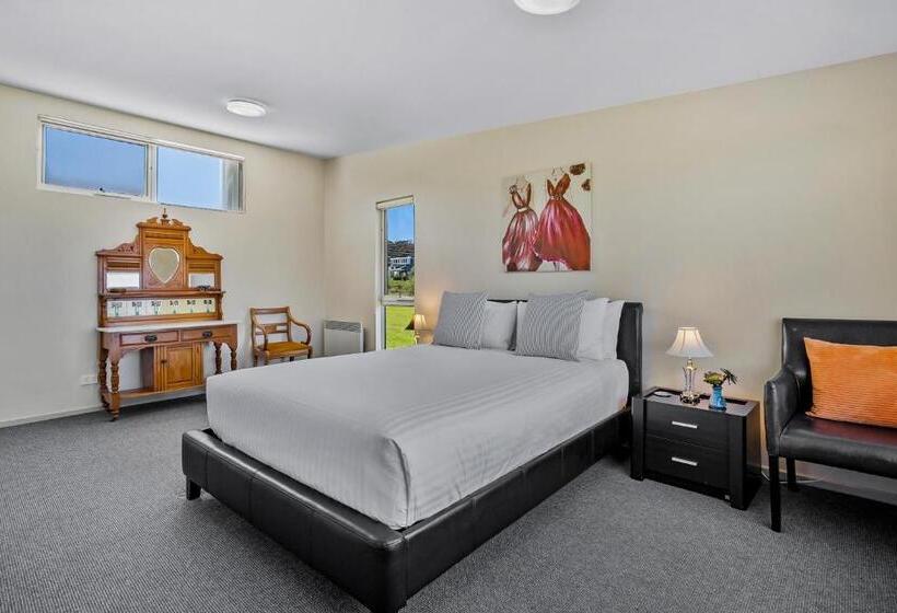 Manfield Seaside Bruny Island