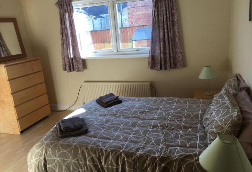 Marley Mansions Apartment   Clarendon