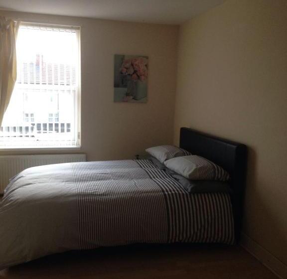 Marley Mansions Apartment   Clarendon