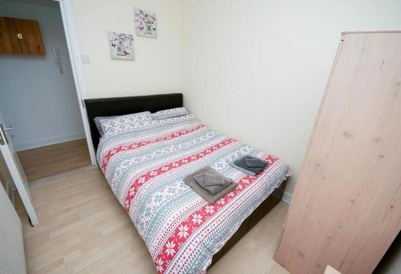 Marley Mansions Apartment   Clarendon