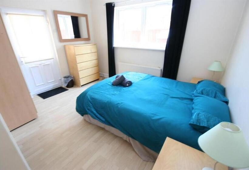 Marley Mansions Apartment   Clarendon