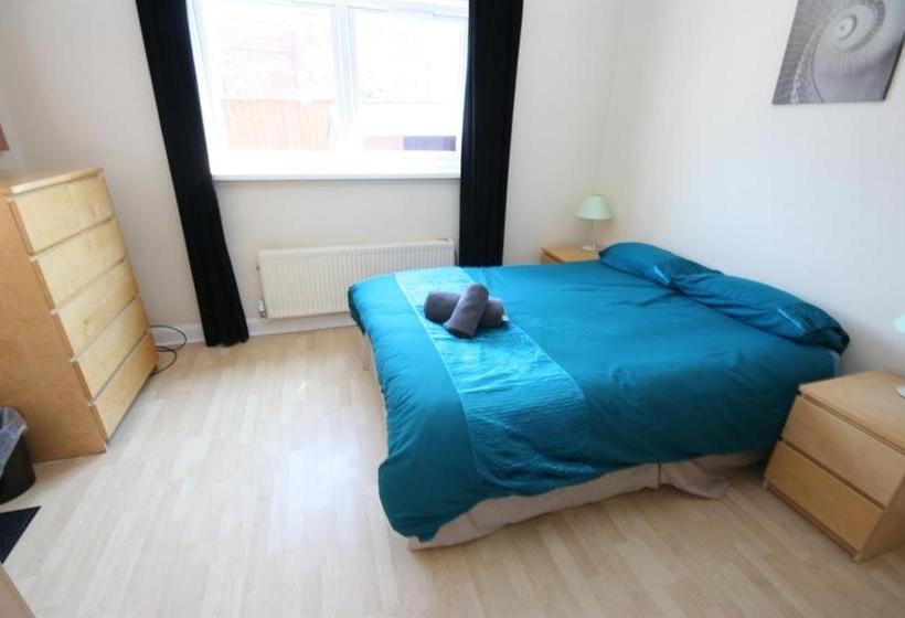 Marley Mansions Apartment   Clarendon