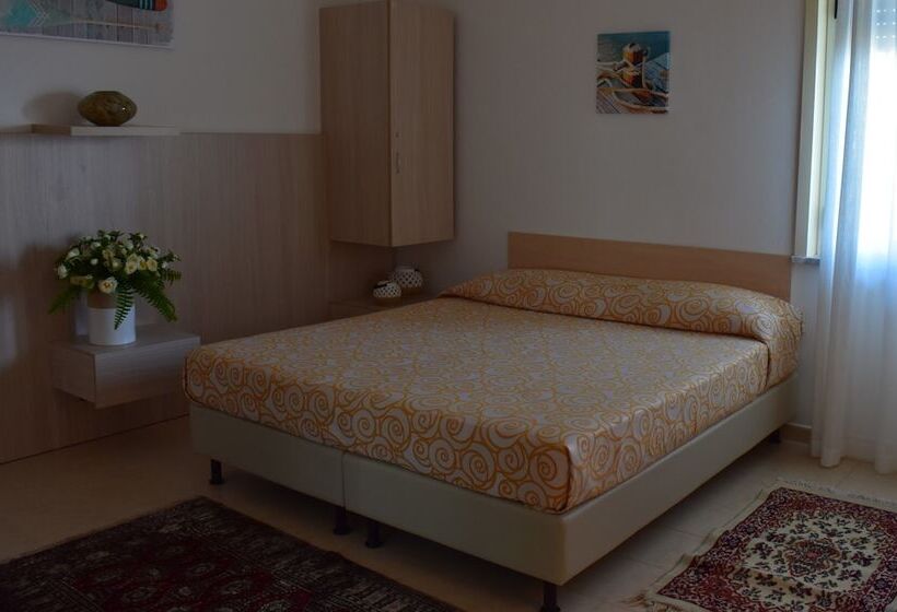 הוסטל Miramare Scilla Gyh Luxury