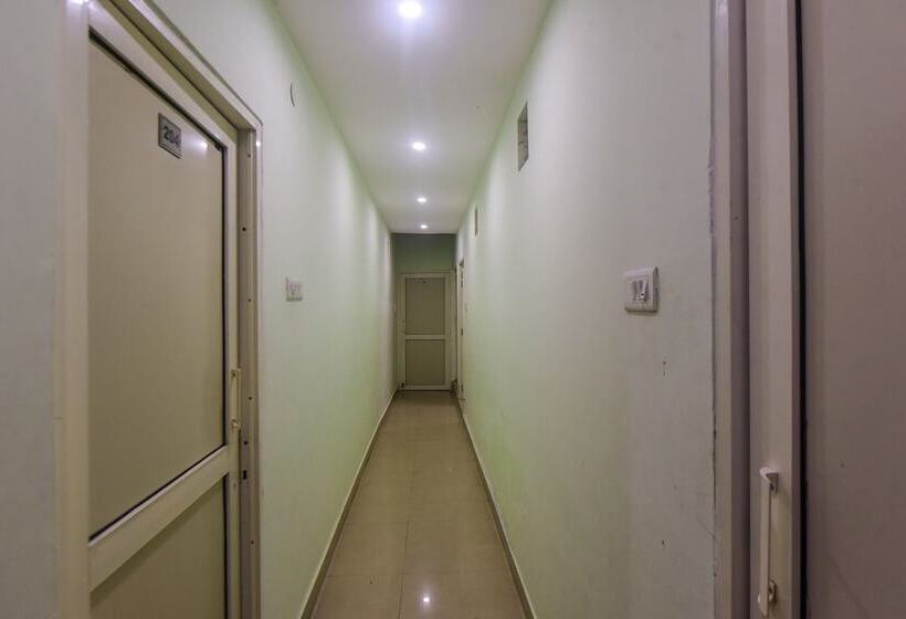 Oyo 10566 Hotel Shanti Guest House