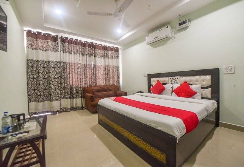 Oyo 10566 Hotel Shanti Guest House