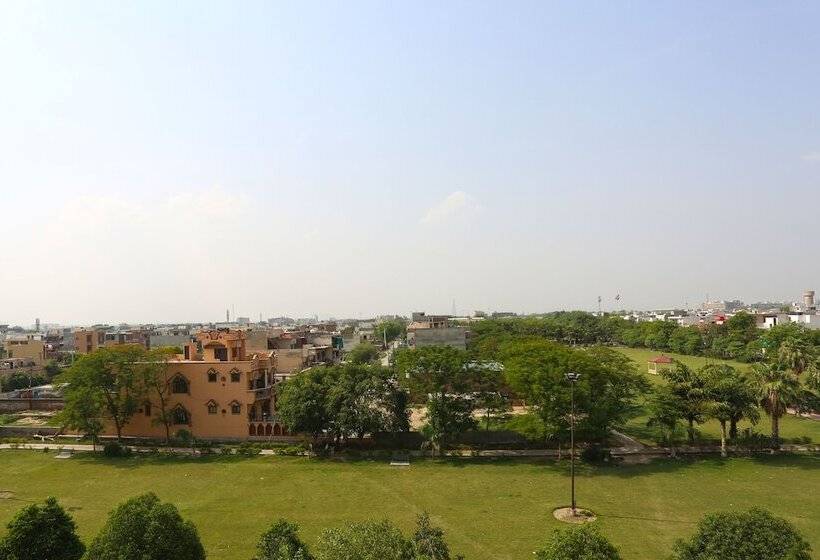 Oyo 5614 Hotel Rolex Inn