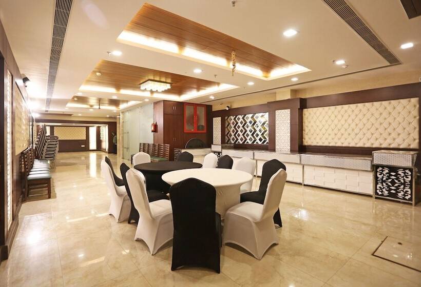 Oyo 5614 Hotel Rolex Inn