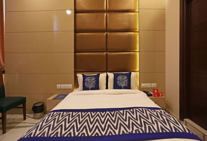 Oyo 5614 Hotel Rolex Inn