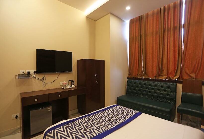 Oyo 5614 Hotel Rolex Inn