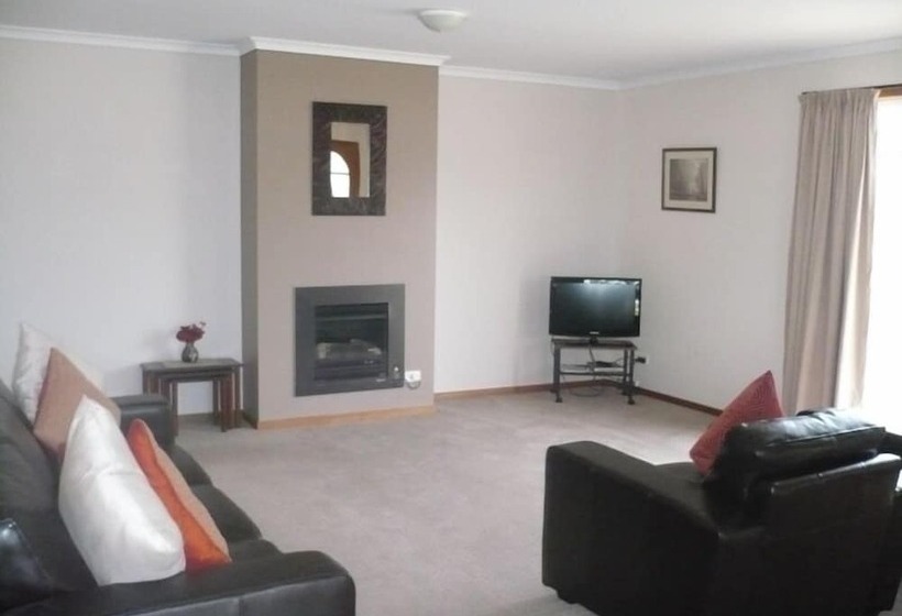 Parklake Holiday Units