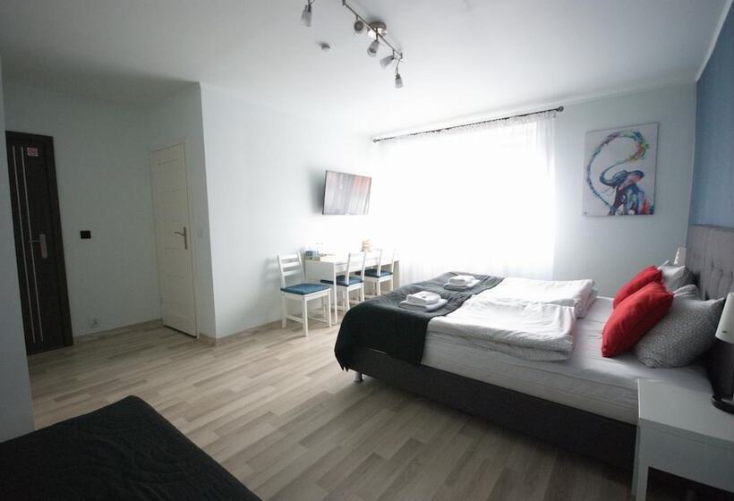 펜션 7th Room Guest House