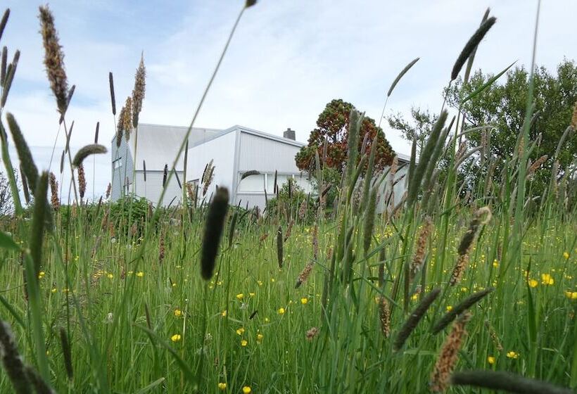 پانسیون Eyvindarholt Guesthouse