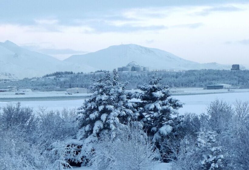 پانسیون Eyvindarholt Guesthouse