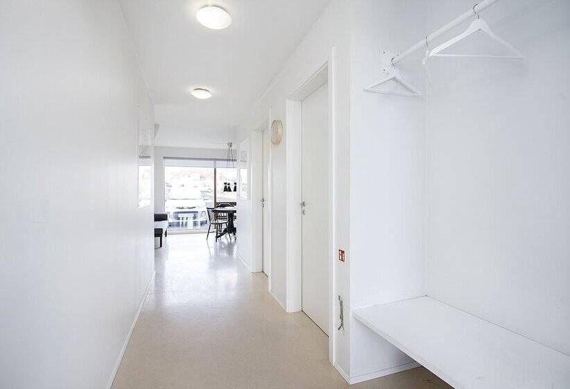 پانسیون Eyvindarholt Guesthouse