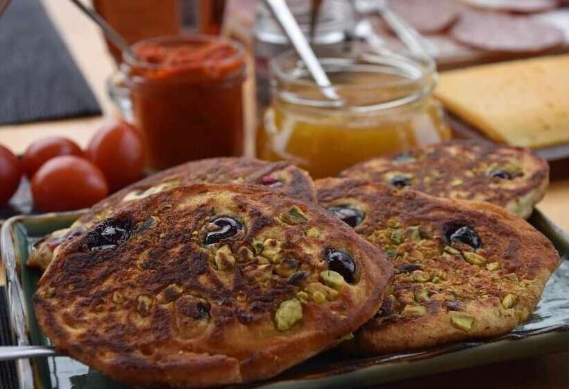 پانسیون Eyvindarholt Guesthouse