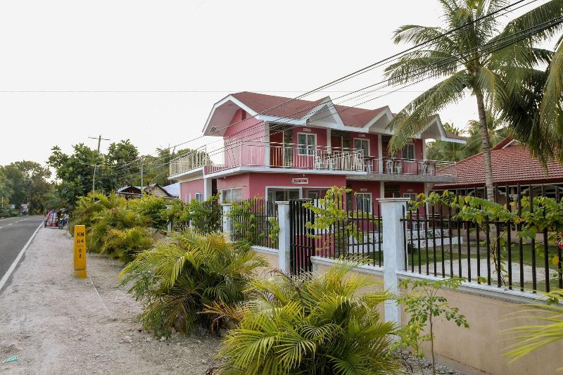 بنسيون Luzmin Bh Pink House