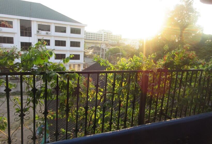 膳宿费 Moonlight Champa