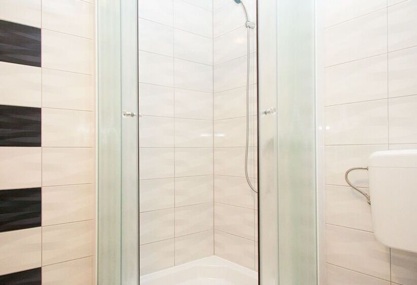 بنسيون Rooms Garden Zagreb Airport