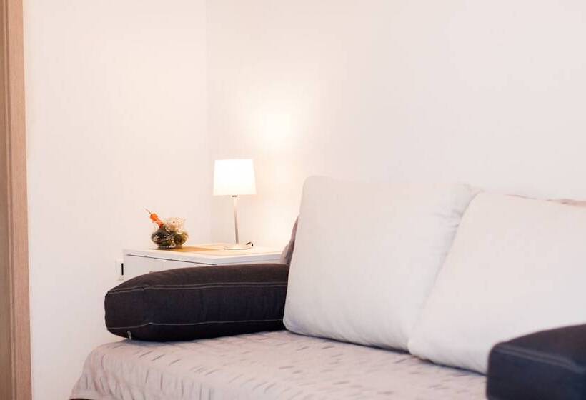 بنسيون Rooms Garden Zagreb Airport