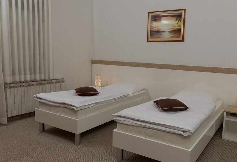 بنسيون Rooms Pleška Zagreb Airport