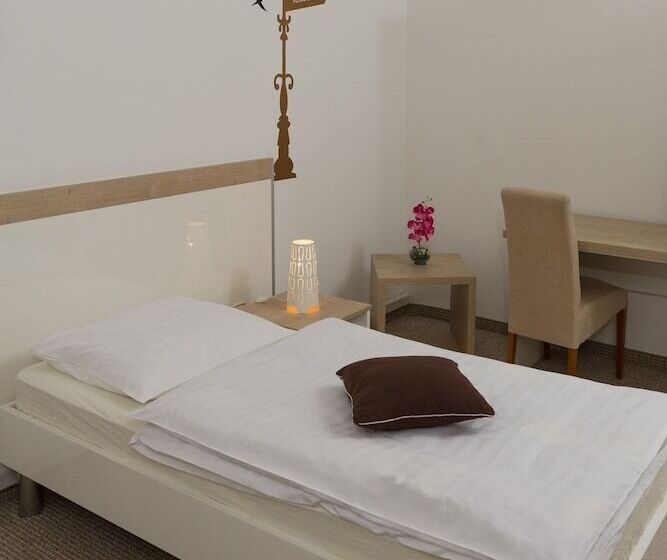 بنسيون Rooms Pleška Zagreb Airport