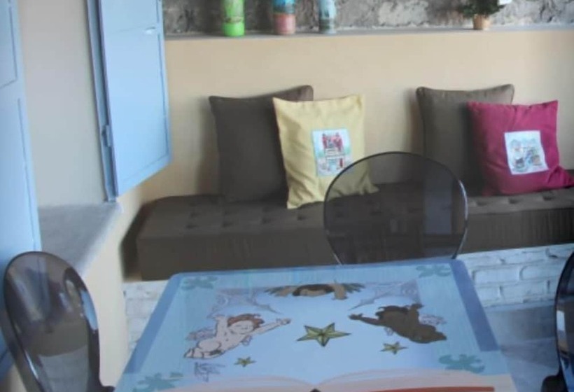 פנסיון Sihirli Kitap Kahve Konuk Evi