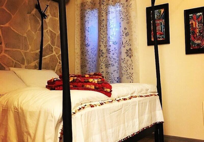 פנסיון Sihirli Kitap Kahve Konuk Evi