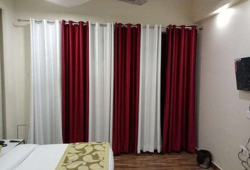 פנסיון Srm House