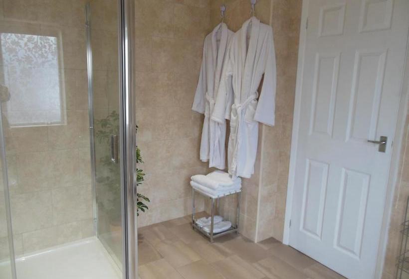 膳宿费 The Chalfonts