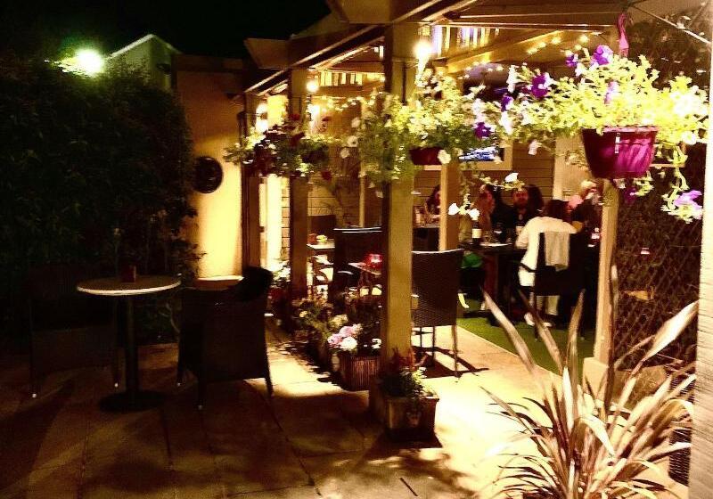 Пансион The Horse & Hound