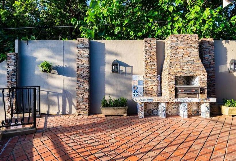 פנסיון Valley Villa