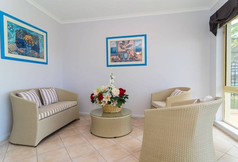 Port Adelaide Harbourside Home