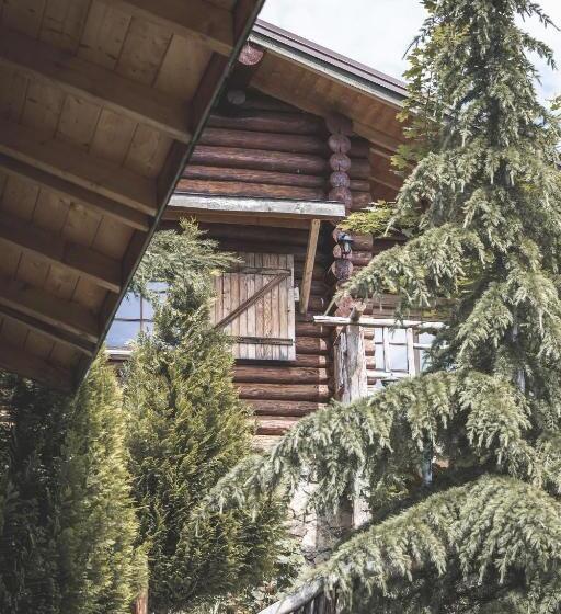 Sfendamos Wood Village