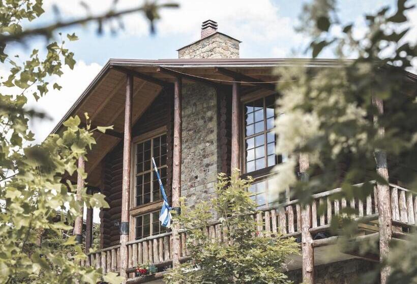 Sfendamos Wood Village