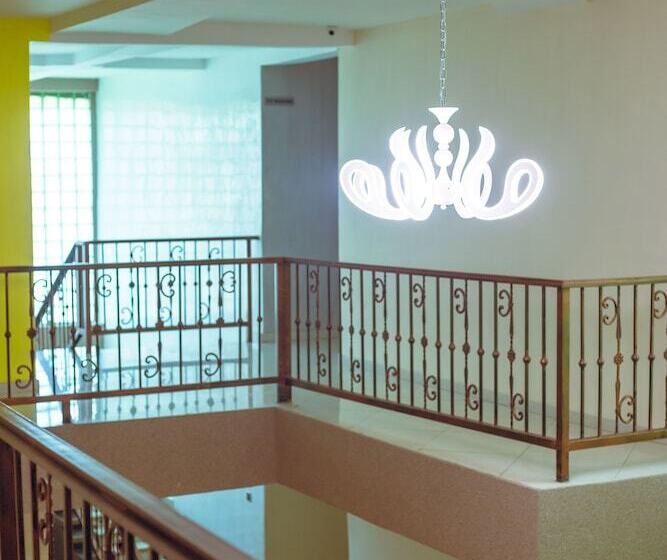 Sheilas Executive Hotel & Lodge