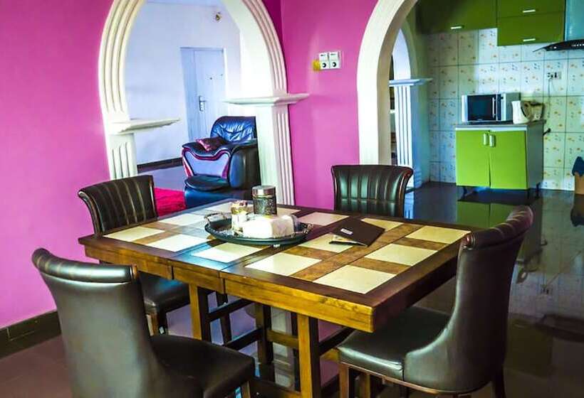 Sheilas Executive Hotel & Lodge