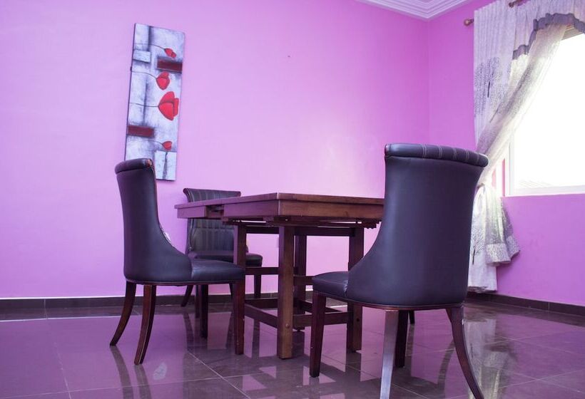 Sheilas Executive Hotel & Lodge