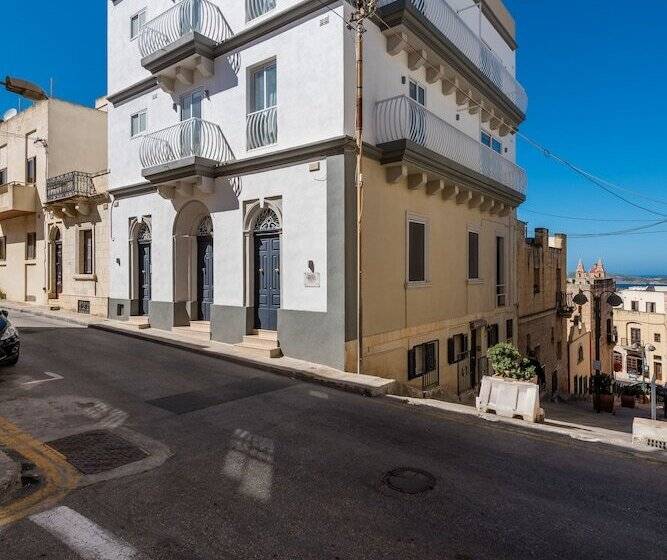 Yellow Pearl Apartments