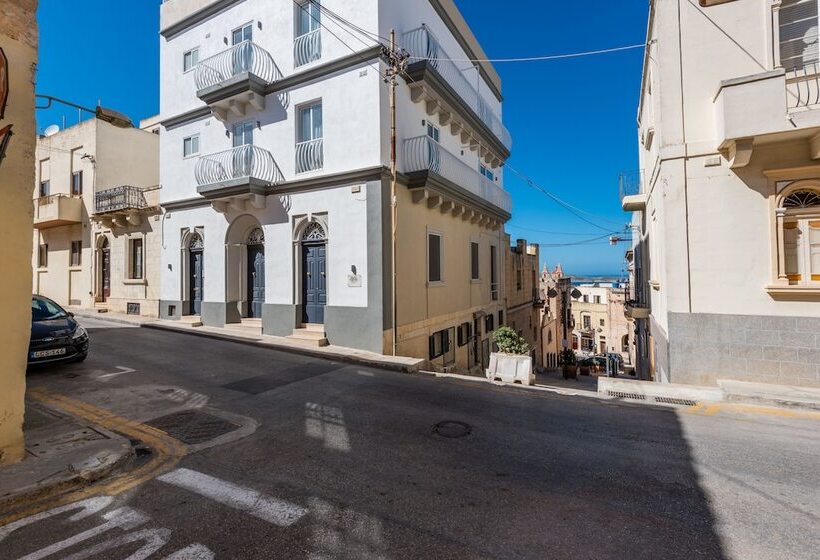 Yellow Pearl Apartments