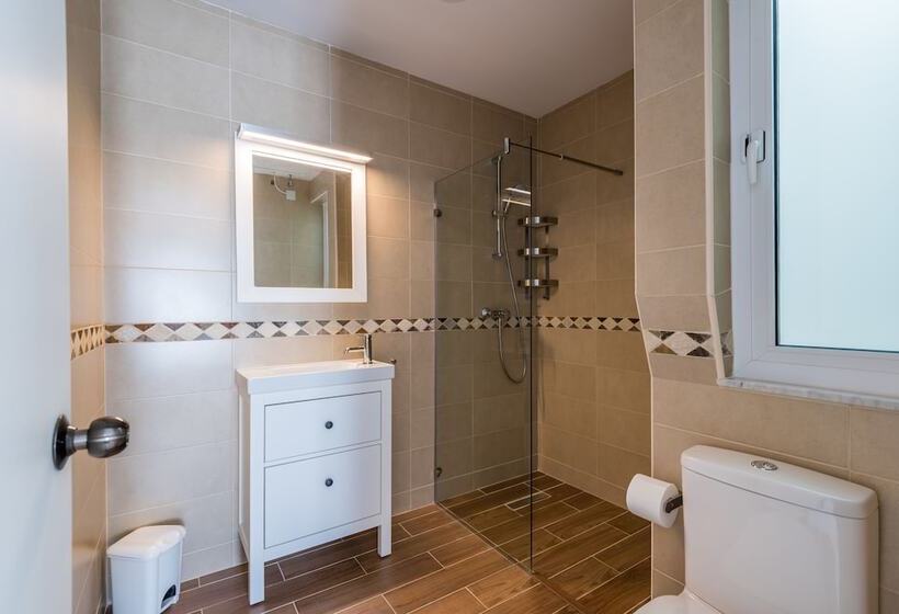 Yellow Pearl Apartments