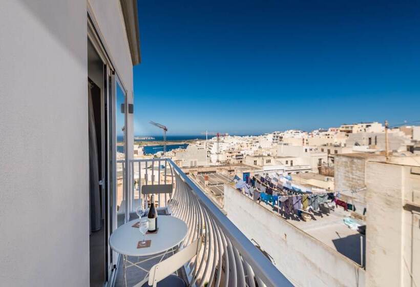 Yellow Pearl Apartments