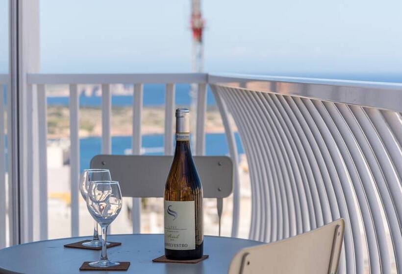 Yellow Pearl Apartments