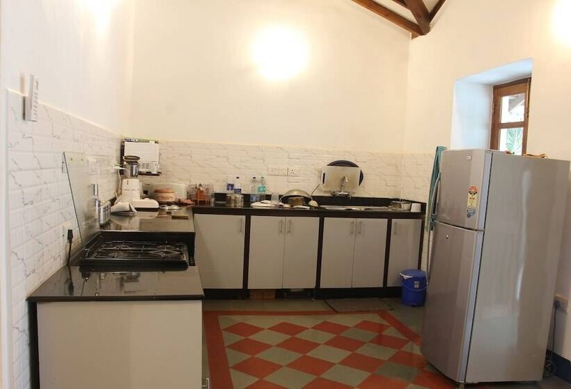 5am Somewhere Villa Pinhero