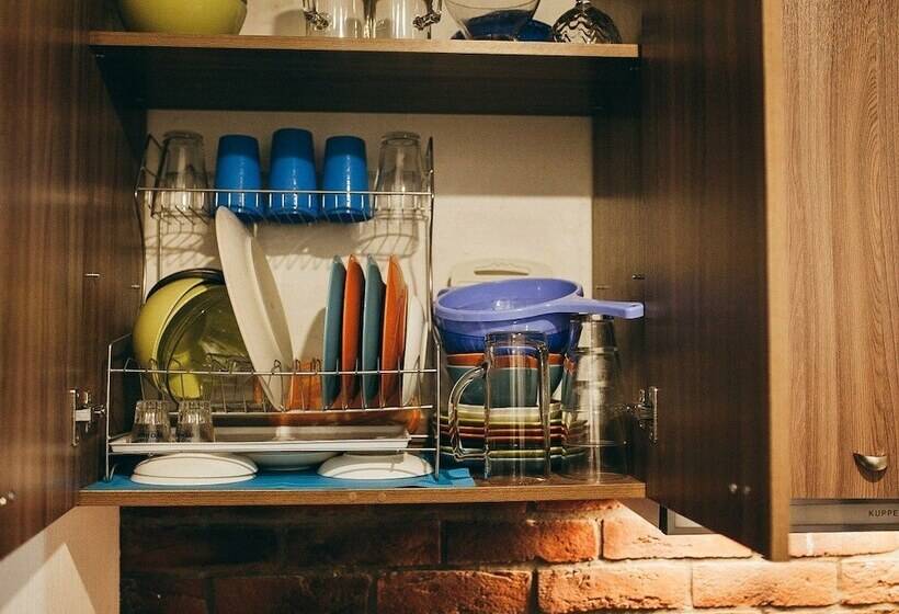 Anchor Park Capsule Hostel