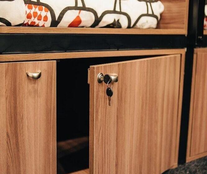 Anchor Park Capsule Hostel