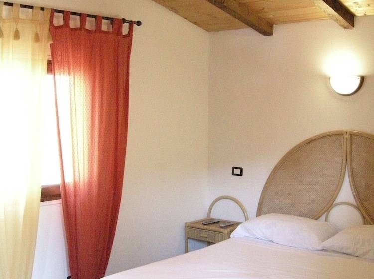 住宿加早餐  A Cunziria