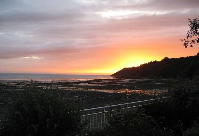 مبيت وإفطار A L'abri Des Vents