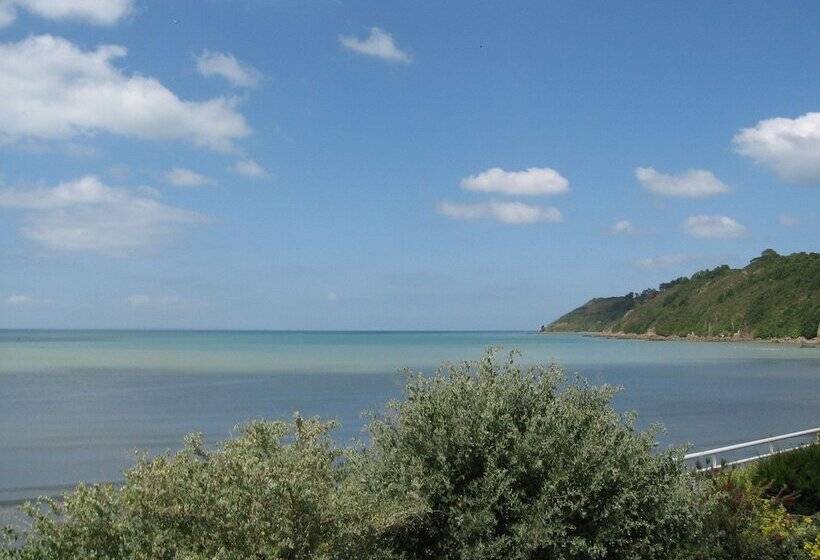 مبيت وإفطار A L'abri Des Vents