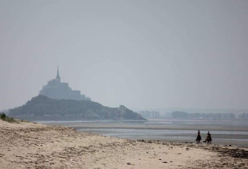 مبيت وإفطار A L'abri Des Vents